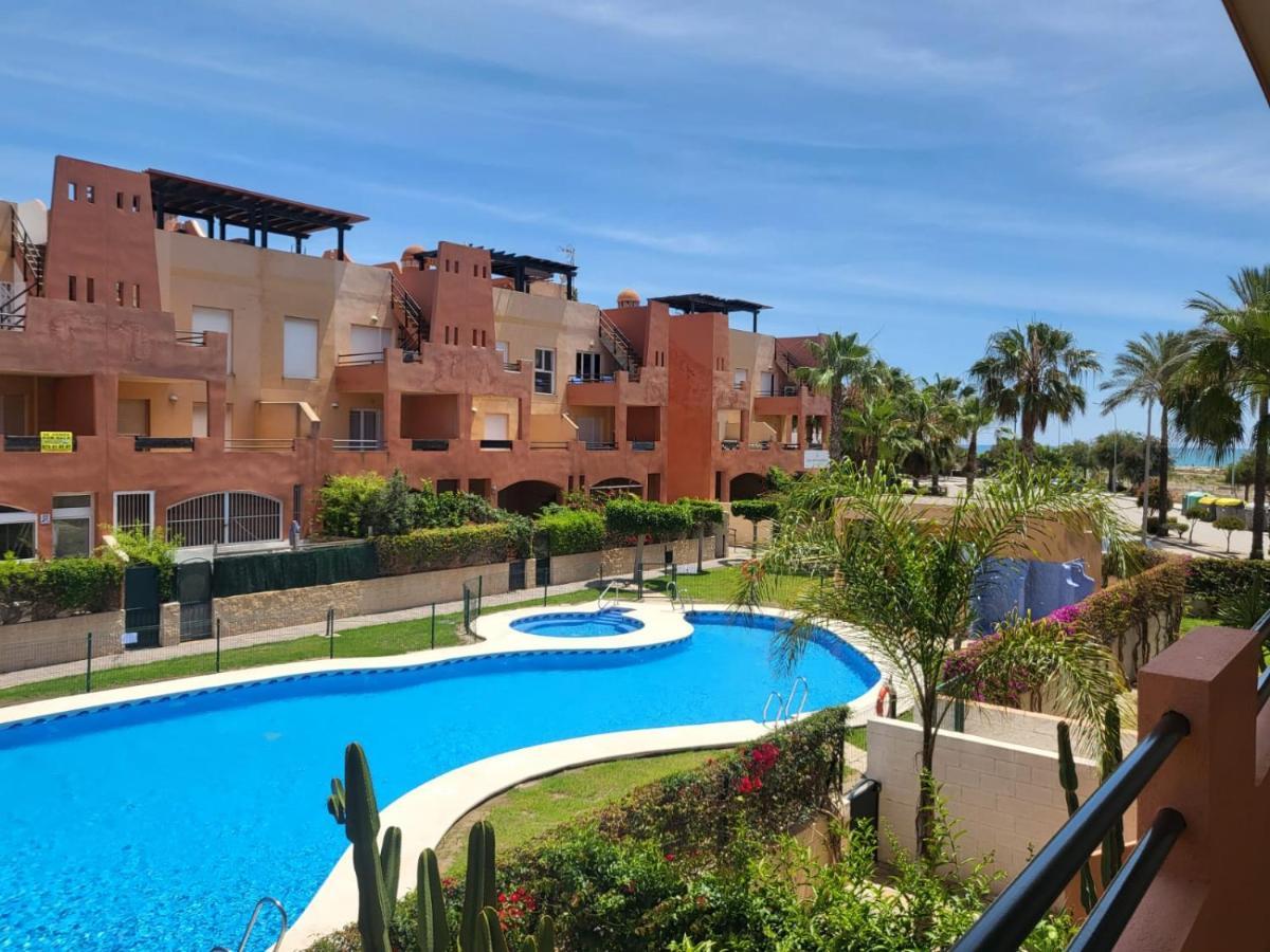 דירות Playas de Vera Apartamento Coqueto Con Terraza Y Cerca De La Piscina Comunitaria Y De La Playa! מראה חיצוני תמונה